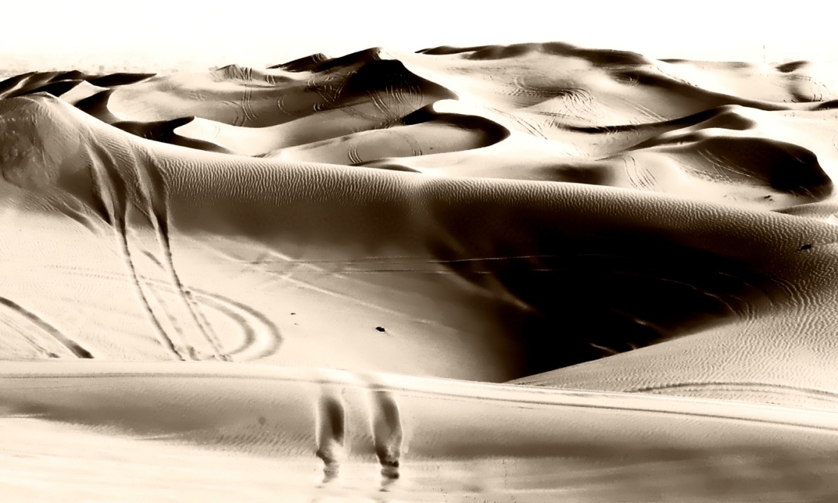 Dune bashing in Dubai