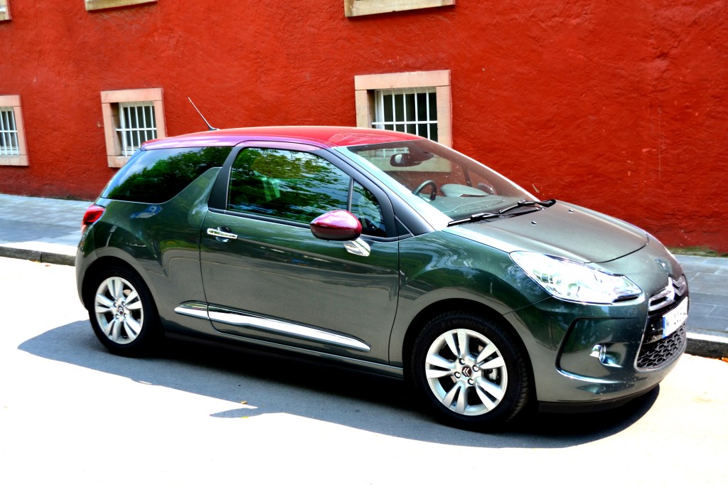 The Citroen of Itty Bittiness goes faster than you think. Photo by Guy Bergstrom.